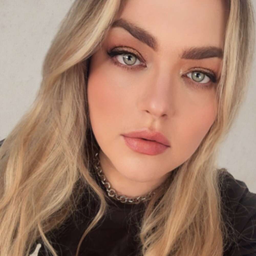 Portrait Portia MacIntosh