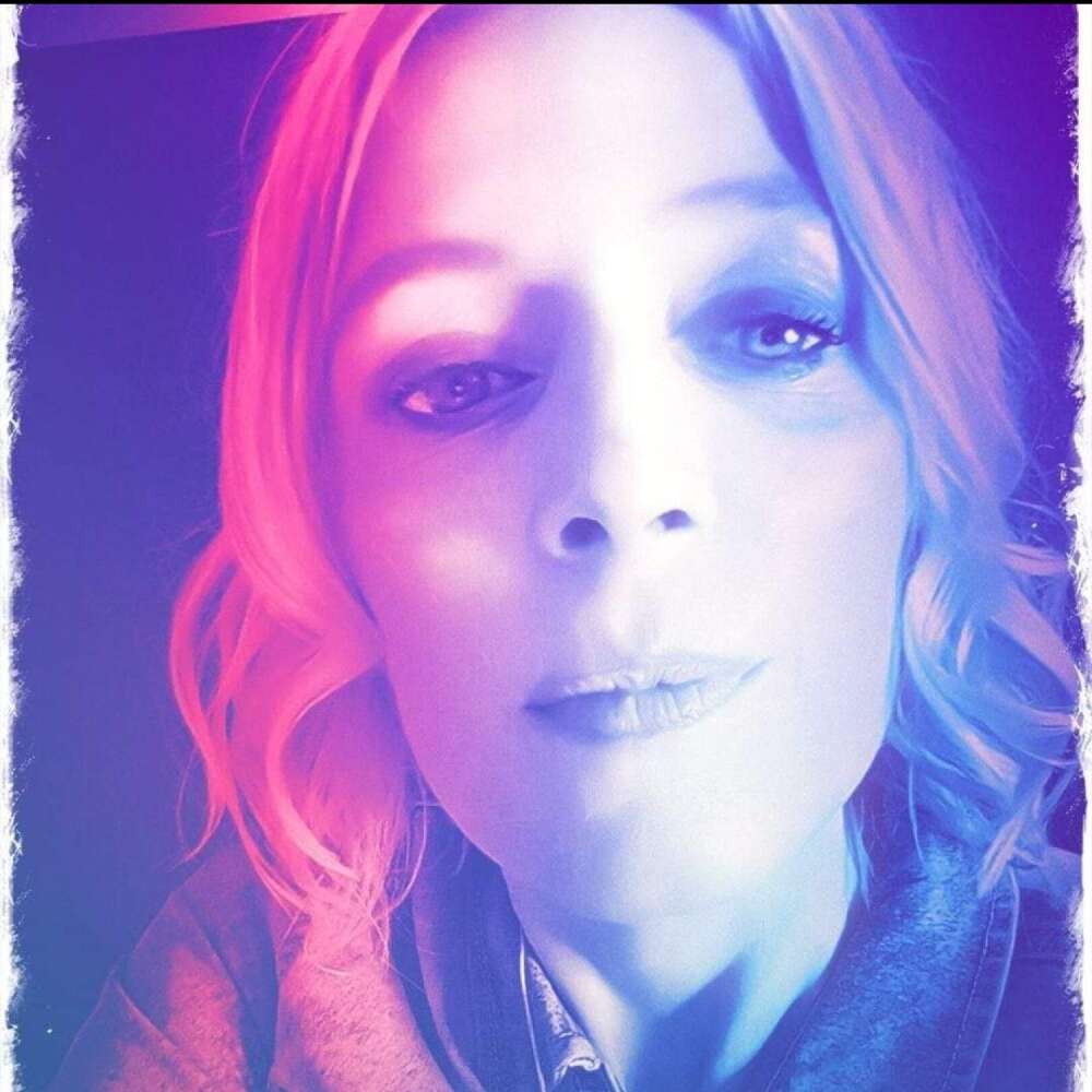 Portrait Roxy Bennett