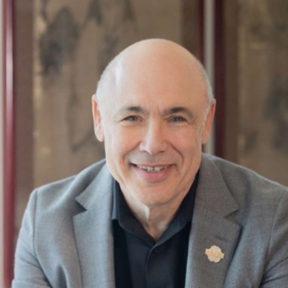 Portrait Dr Eugene Lipov